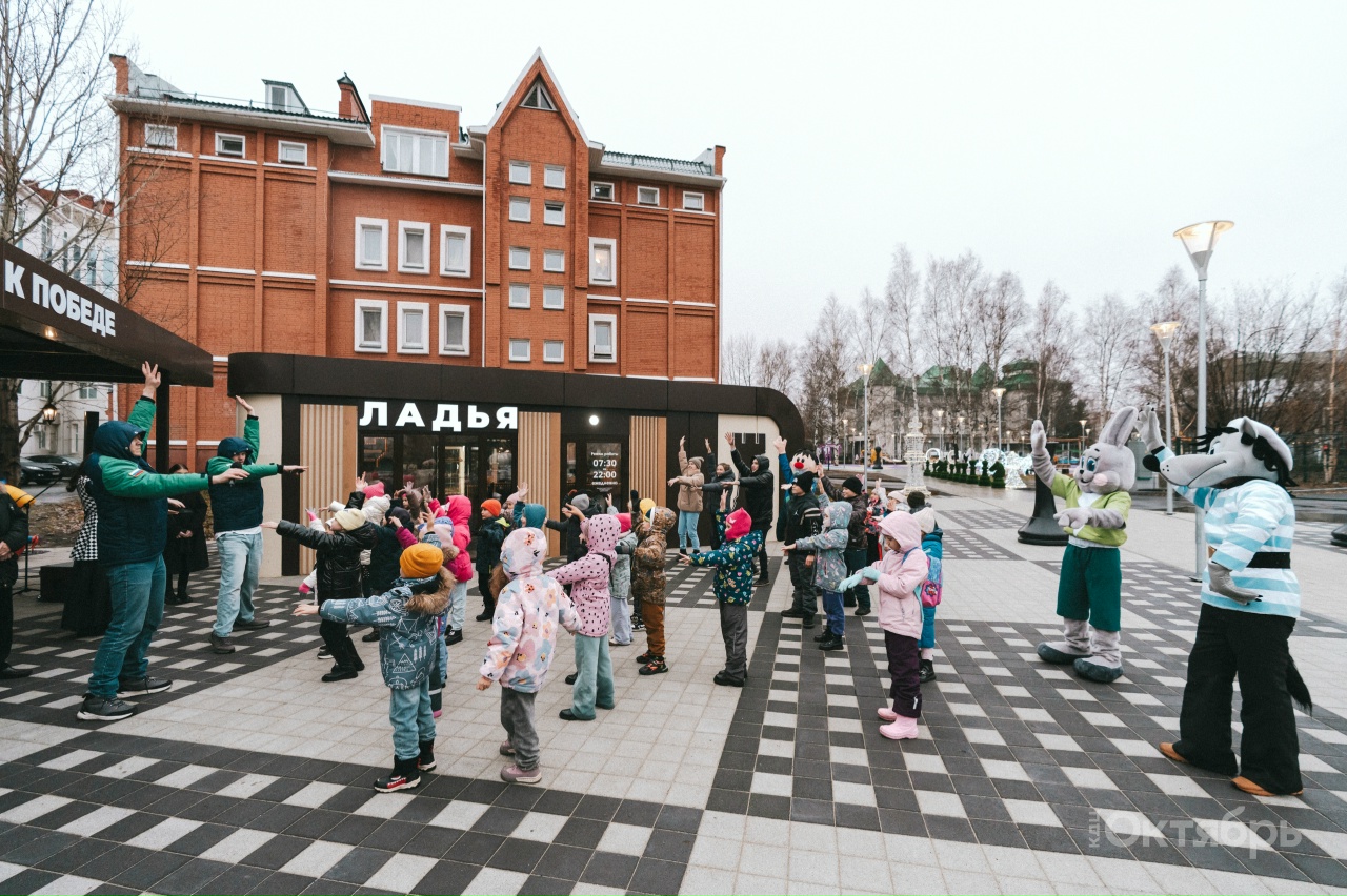 Шахматный сквер открыт в Ханты-Мансийске!