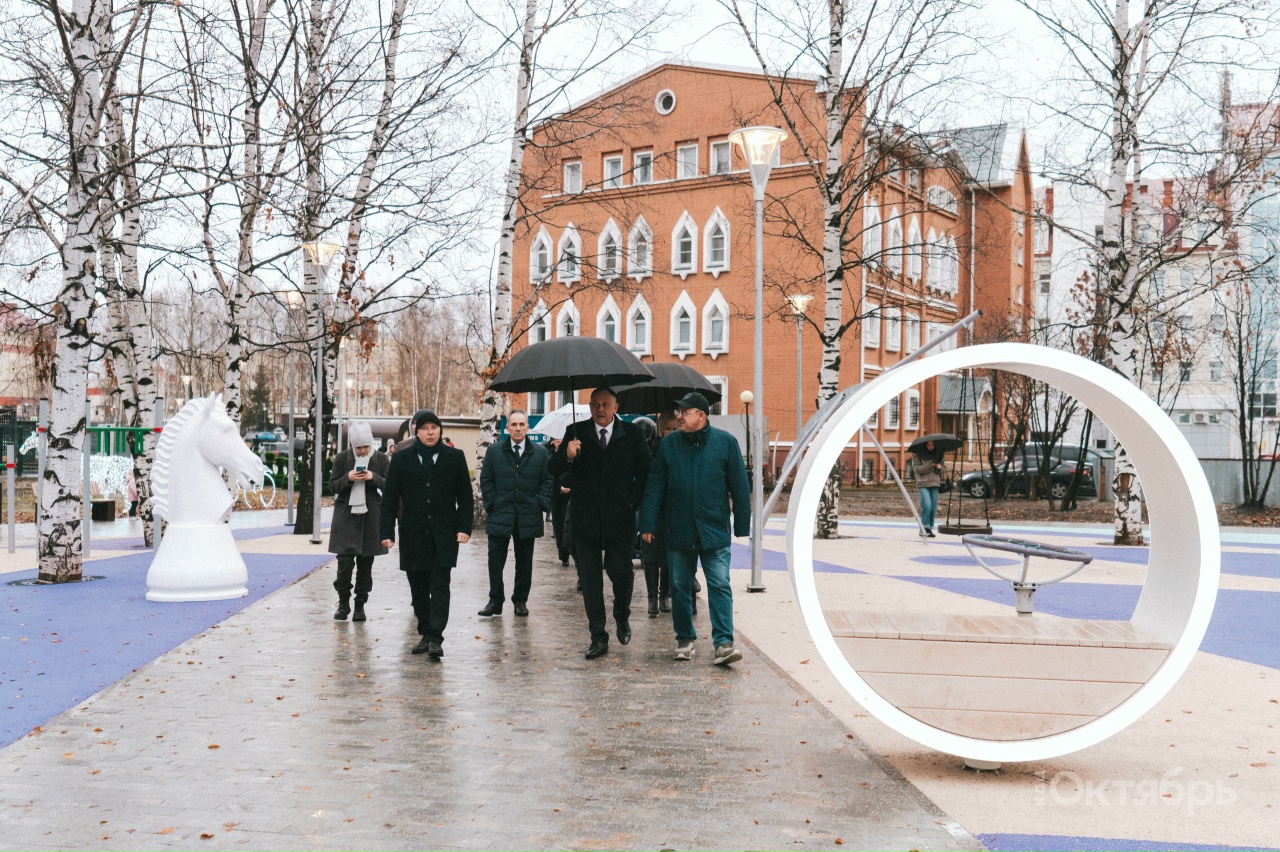 Шахматный сквер открыт в Ханты-Мансийске!