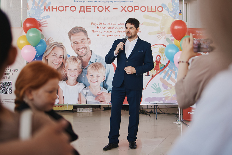 Артисты «Октября» приняли участие в благотворительной акции