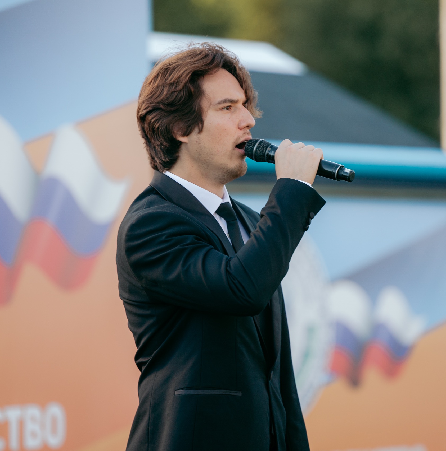 Артисты «Октября» выступили на закрытии чемпионата и первенства МЧС России