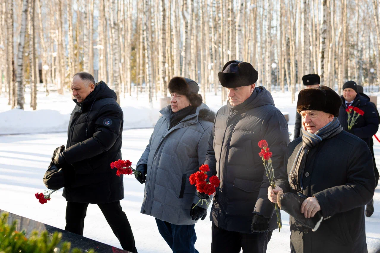 В столице Югры прошла торжественная церемония возложения, посвященная Дню защитника Отечества!