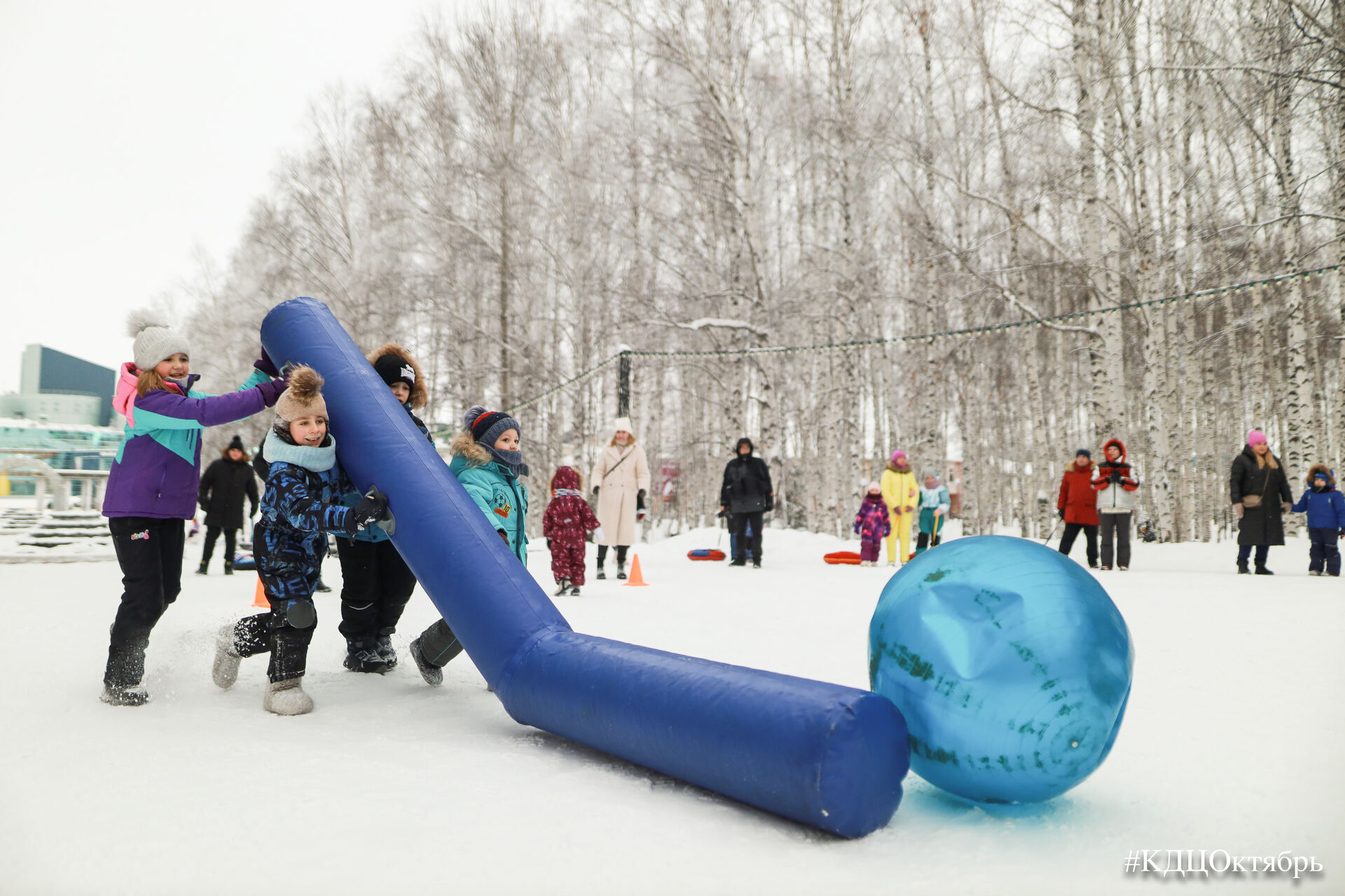 Зимние забавы для гостей и жителей Ханты-Мансийска