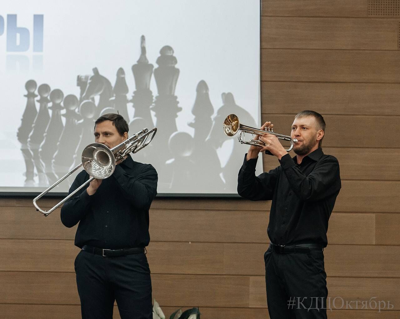 Музыканты КДЦ «Октябрь» выступили для югорских спортсменов