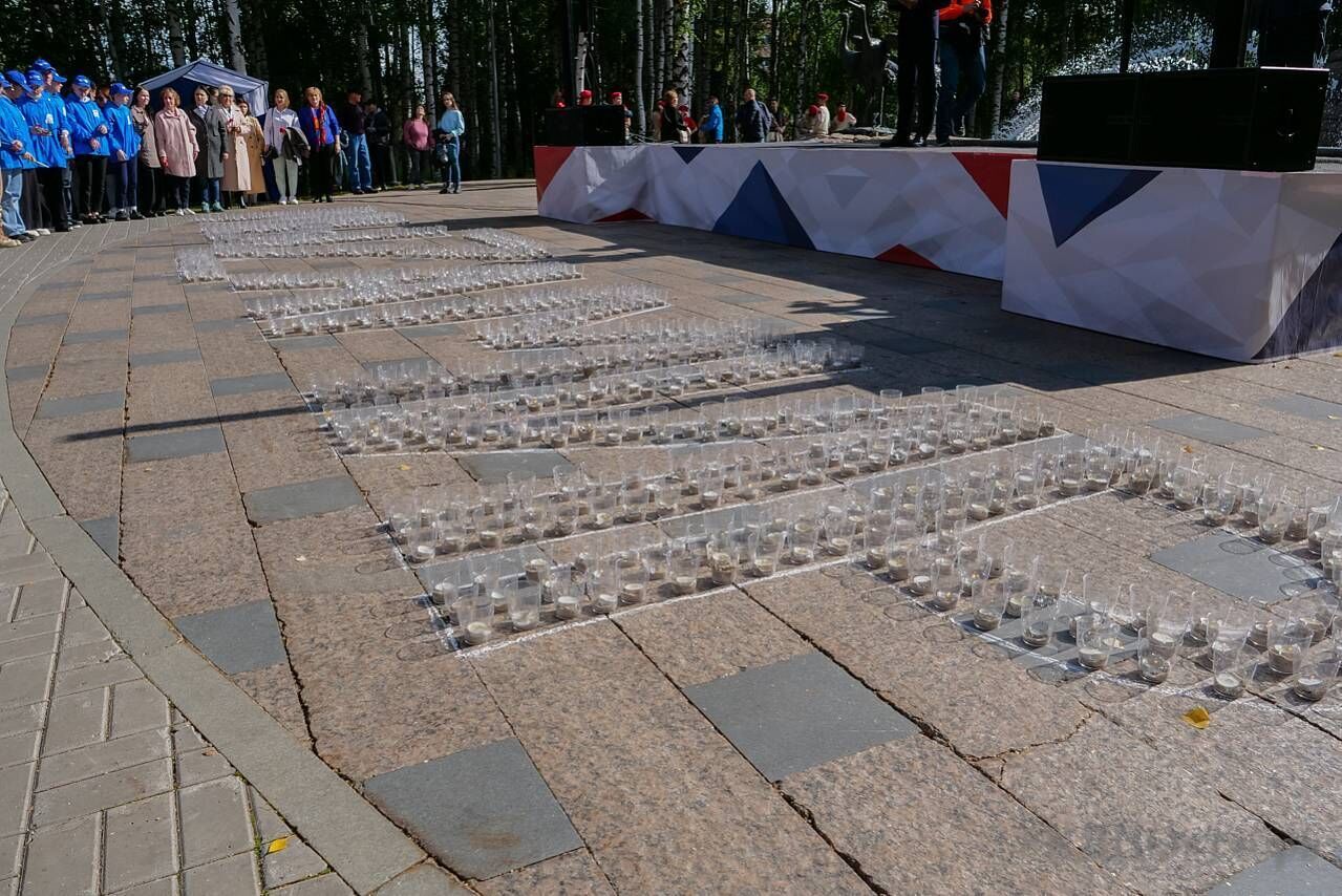 В Ханты-Мансийске зажгли свечи памяти