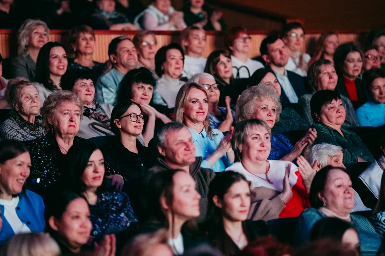Любимые хиты 8 Марта: в «Октябре» с аншлагом прошли два «Крутых концерта»