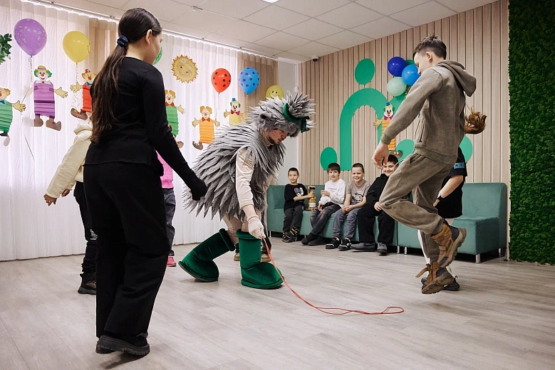 «Октябрь» подарил праздник подопечным Семейного МФЦ